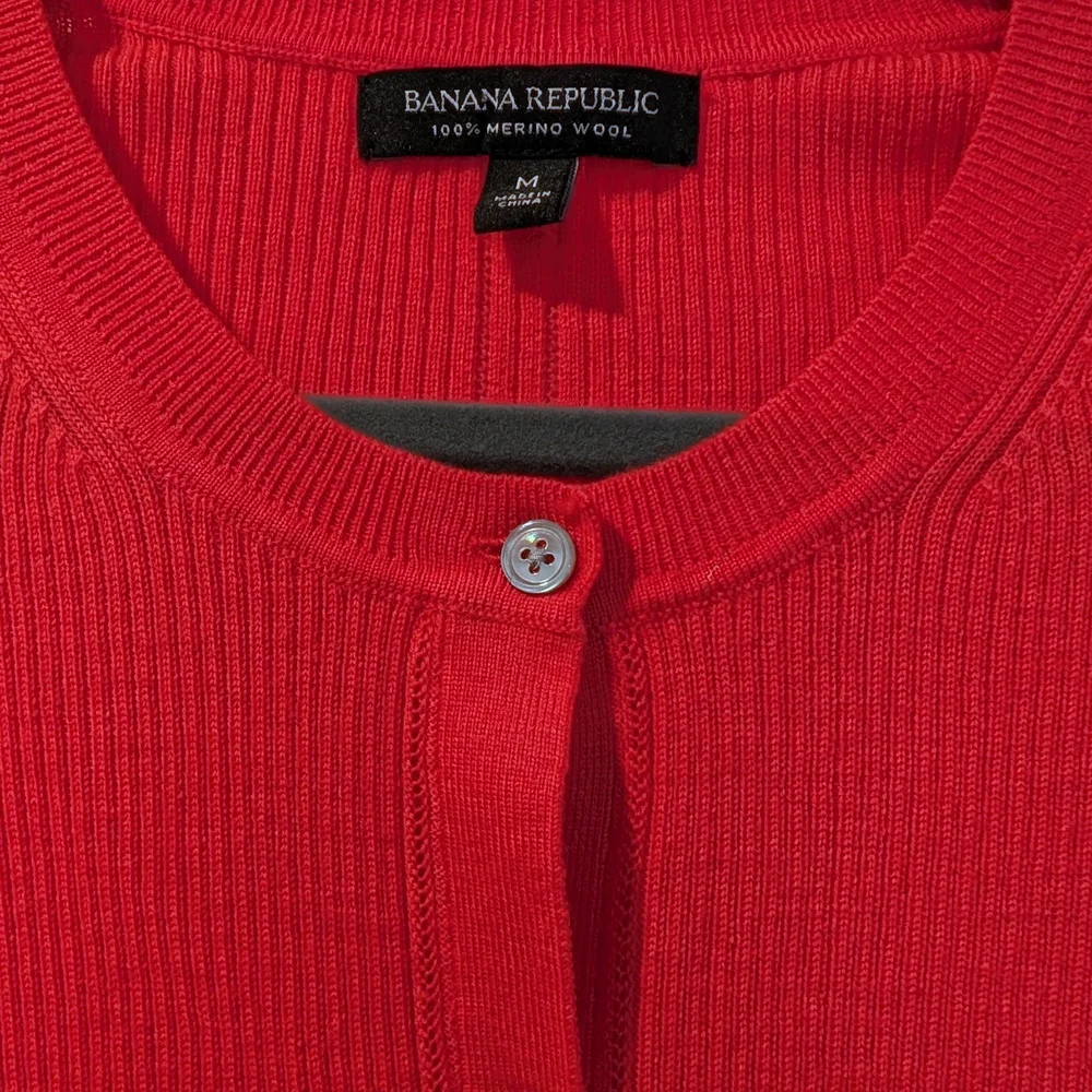 Beautiful Banana Republic 100% Merino Ribbed Pointelle Cardigan - Like New! - Picture 3 of 6